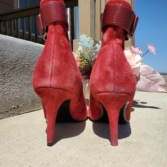 Calvin Klein Women's Georgene Pointed Toe Mid-Calf Fashion Boots, Red Size 8 EUC - Picture 14 of 16